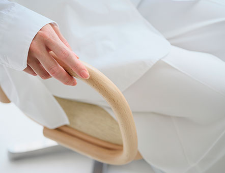 木ならではの感触と柔らかな佇まい