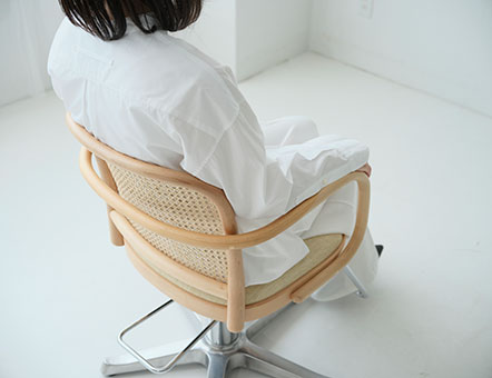 角がなく施術がしやすい形状